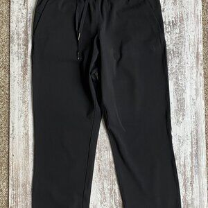 Lululemon On the Fly pant length 7/8 black size 4